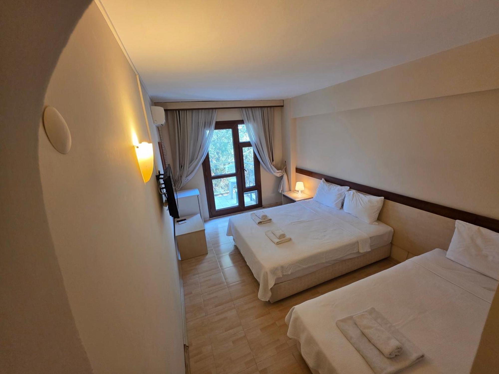Atlas Apart Hotel Çeşme Exterior photo